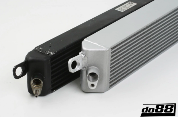 do88 BMW M3 E90 E92 chłodnica oleju silnika